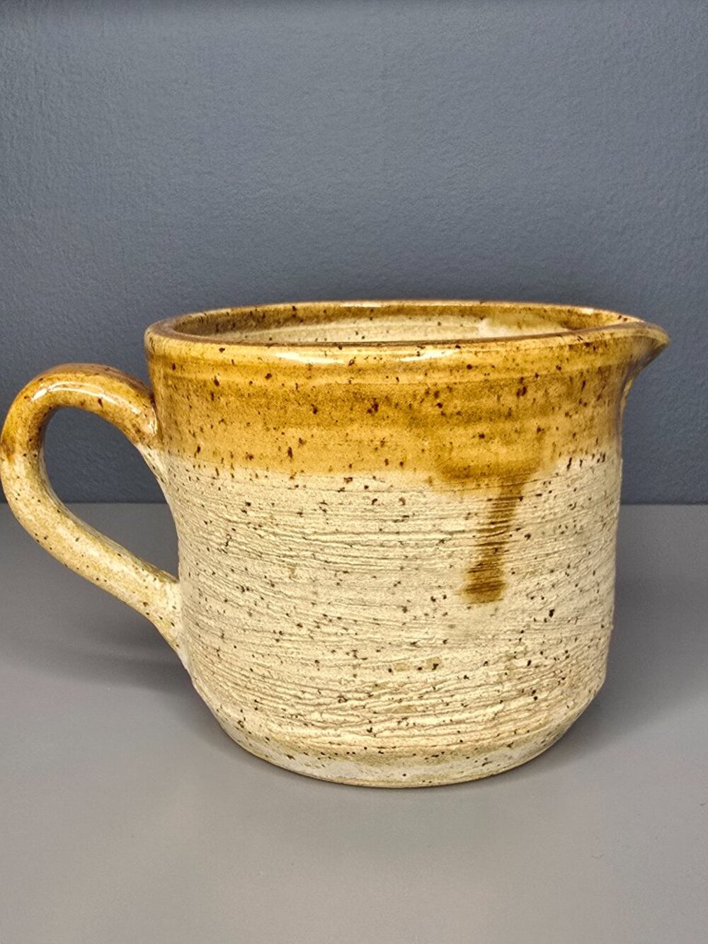Mid Century Modern Studio Pottery Hand-Thrown Two Tone Creamer - Picture 5 of 9